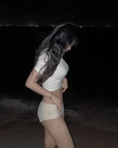 BabeLucife Public Pic 5