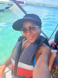 A little break, wait for me👑 de karla_dunn  4 photos