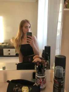 EsmeraldaHornbarger Public Pic