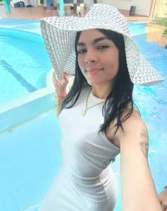 Pool party 🌅💧☀️ de kihara_candy69  3 Imagens