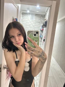 Look at me od AmeliaMiotii  6 snímek