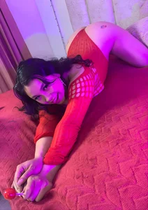 hinataleecs Something about this red... it's not so innocent 💋🔥 Kuva 3