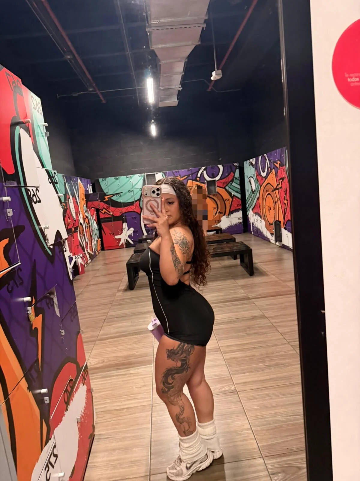 Isa__Blanc in the gym but sexy Bilde 3
