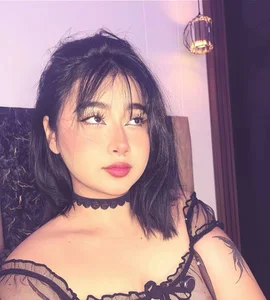 Vibras calientes y secretos compartidos... 🕯️💋 de Lilith_nyxx  Imagens