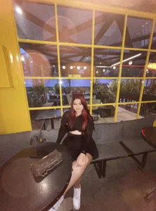 redgirlofficial a hot coffee? Bilde 2