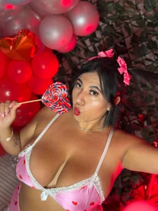 KendalMilleer Celebrating with love 💗 Immagine 