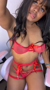 charlott7 Public Pic
