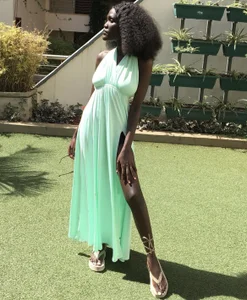 Foxxxyfemale: Public ( 3 фото)