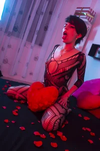 Aliceatena Public Pic 2