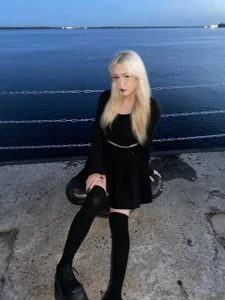 Public od KathryneFreedland  2 snímek
