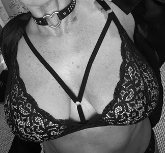 Miss-Honey-Sin Public Pic 3