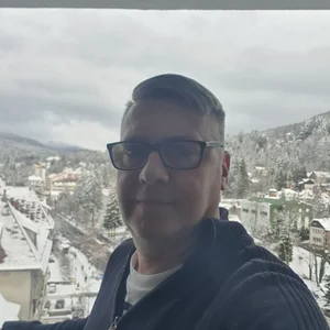 RobertStripX Relaxing  2টি ছবি