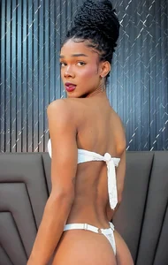 NaomiSteward The chocolat girl 🤤🤤 Foto 8