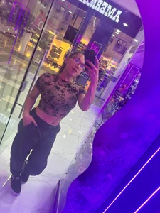 isabella_star_ Public Pic 3