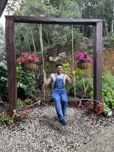 adamhairyのIN THE FIELDの枚の写真