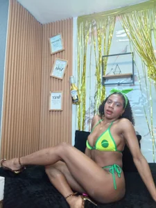 Sarahi_rose What if today you become my favorite temptation? 😈 Poză 4