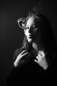 AnnyThompson_ Blaue Shorts Pic 7