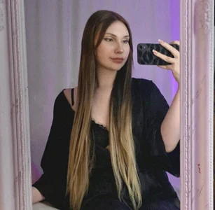 Dianaa_Rose innocent eyes , innocent lips , innocent body зображення 4