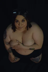 tiffany_laurens photoshoot Pic 4