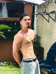 eros_becker gym class Pic 4