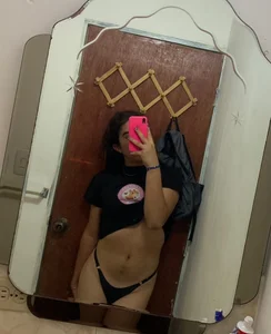 Merlina_Summer_ Public Billede