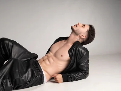 Latino_stud4u Tayler صورة واحدة|Latino_stud4u Tayler صورتان|Latino_stud4u Tayler  3 صور|Latino_stud4u Tayler  3 صورة