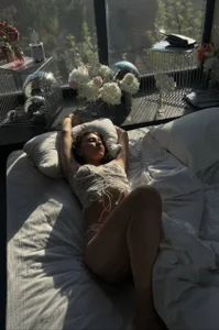 LouiseChavez: soft memories p.2 ( 4 фото)