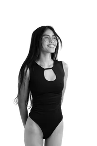 miyu_lu “Menos color, más alma.” Gambar 9