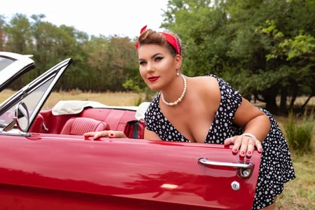 FeliciaKrige Cars and hot woman Pic 3