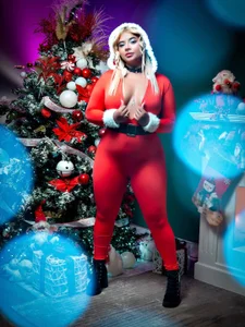 AliiceBrown_: Feliz Navidad 2025 🎅🏼✨ ( 3 фото)