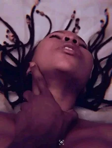 SashaahXXX: Public ( 3 фото)