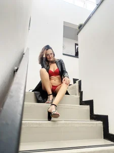 Abril_SexxAnd... if we try it on the stairs💦 Bild 2