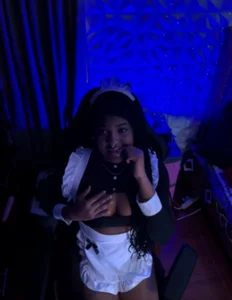 Hanna_Fox_69 Will you stay to see the rest? Just for your eyes. 🤤. Foto 4