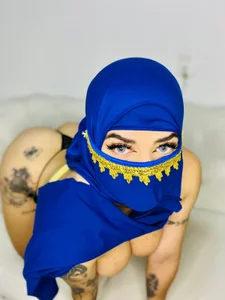 nurbanu_hatem Doggy style for daddy Foto 6