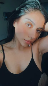 ZaraaFox Public 圖片