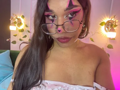 YOUR CLOWN 🔥 de kendalrose_cr  3 Imagens