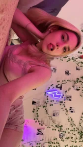 AnnikaPrincess I'm lying on the bed Kuva 3