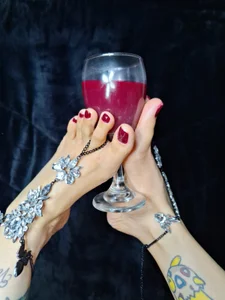 Taraa_Fox feeet Pic 4