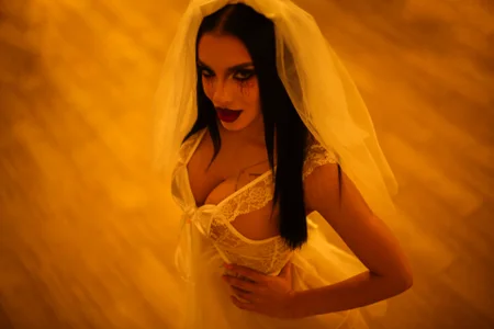 VelmaEvans Love beyond the grave Immagine  2