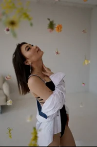 SaraXrayI'm wearing your shirt<3 Bild 2