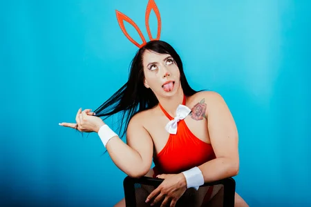 niky_smit Your play boy bunny Pic 3