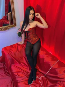 Natasha_Ferrec A touch of danger, the rest is up to you 😈 Billede 6