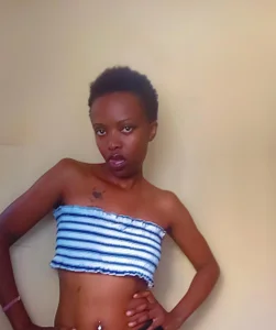 Petitegirl26 Public slika 3