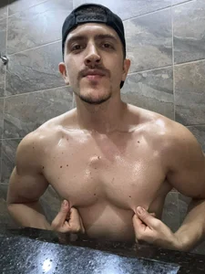 ALANNFERRER My muscles full of oil Hình 4