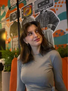 LouiseChavez collection of smiles 💌 Pic 3