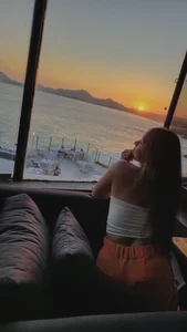 nicolle🖤 de GirlNextDoor_22  2 Imagens