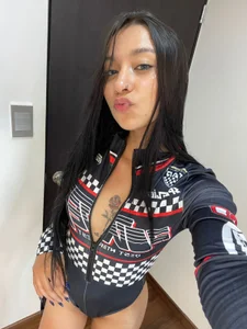 Chel_Hilton's 💕I love kisses that taste like you💕 Sex Photo 4