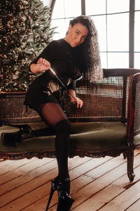 blackberry_star Brunette, bdsm, femdom, mistress Foto 6