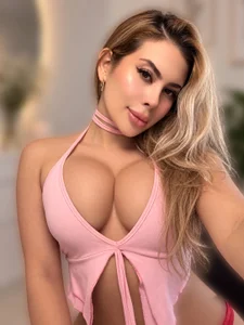 ChloeBunny1 Kiss me 😘 টি ছবি