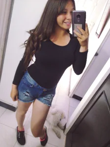 Emily_Boobs0 Public slika 3